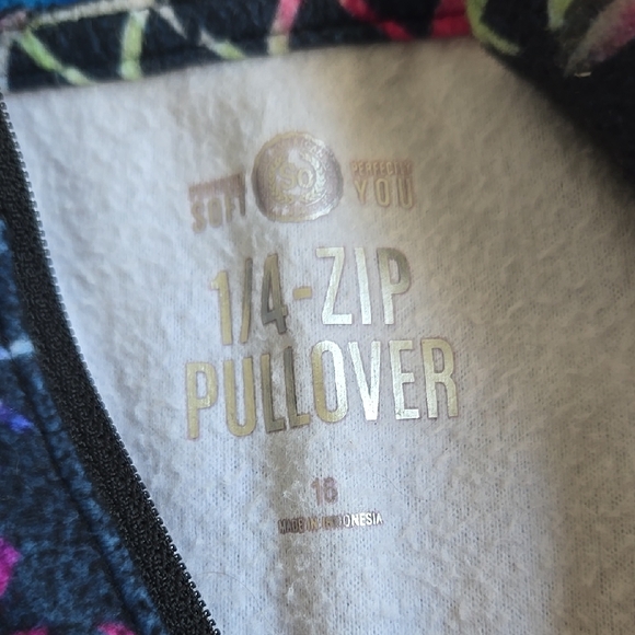 Colorful Geometric Pattern Jacket - Picture 2 of 3